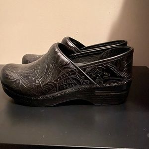 DANSKO CLOG - NEVER WORN - Size 39
